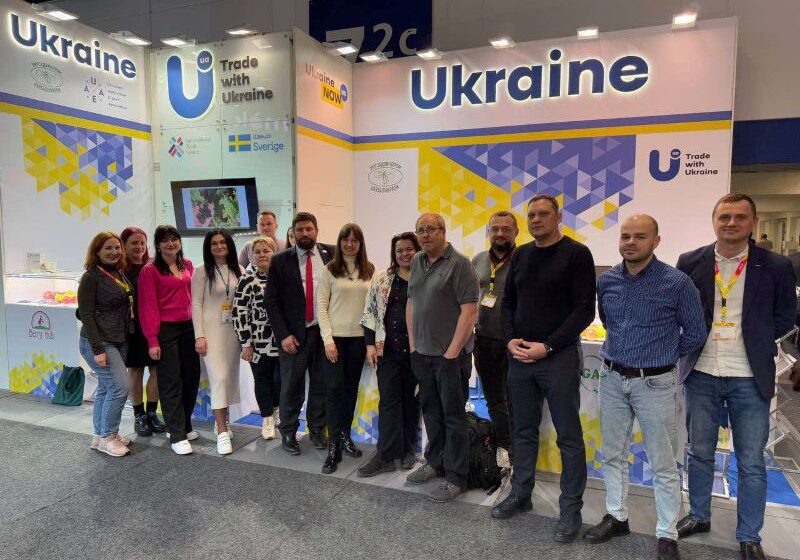  Українські експортери та виробники яблук і ягід представлені на міжнародній виставці Fruit Logistica 2025